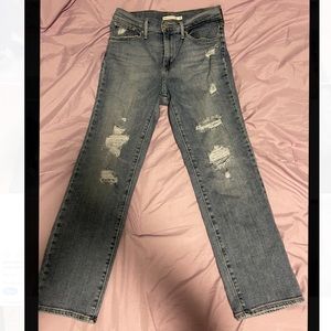 LEVI’S STRAIGHT LEG JEANS (PETITE)